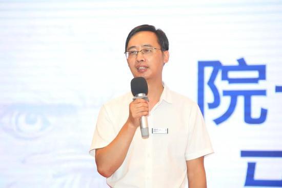 商学院院长马铁驹致辞