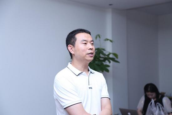 中国政法大学商学院讲师、MBA教育中心招生部主任、法商系副主任孟令星