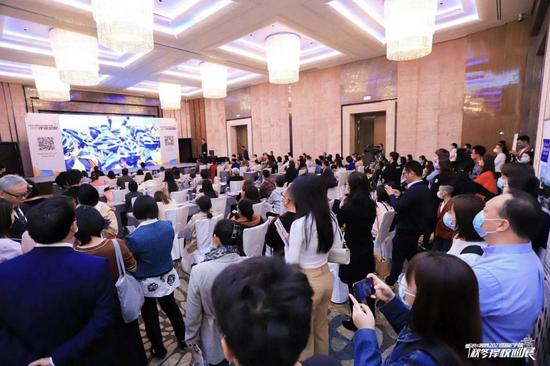 (择校展·演讲厅 人满爆棚)