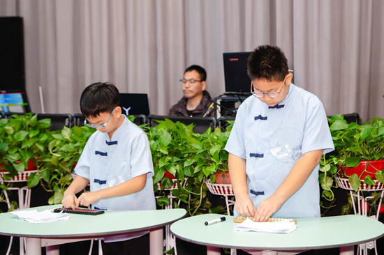 ▲崔村中心小学学生展示特色活动