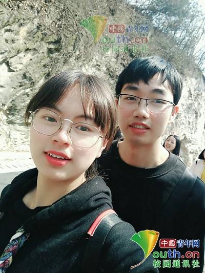图为湖北医药学院刘鹏飞(右)与马文静。受访者供图