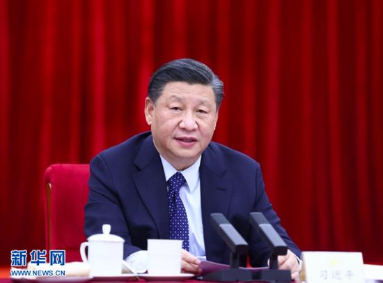 3月6日,中共中央总书记、国家主席、中央军委主席习近平看望参加全国政协十三届四次会议的医药卫生界、教育界委员,并参加联组会,听取意见和建议。 新华社记者鞠鹏/摄 图源:新华网