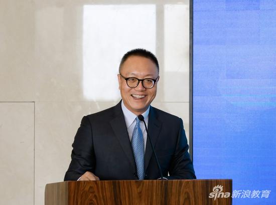 萧泓博士发表致辞