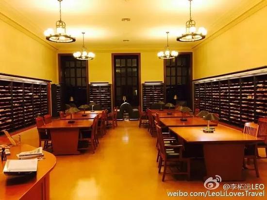 自习室此时人很少