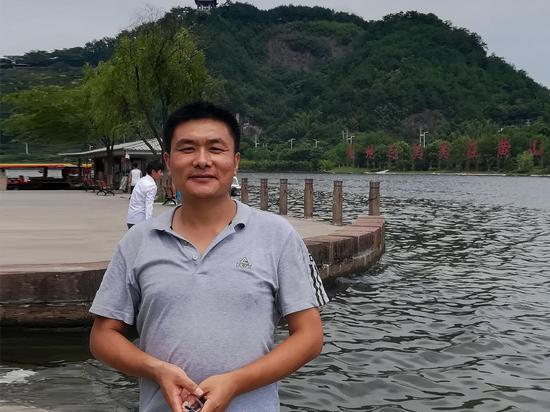 山东省沂水县第五实验小学教师王锋民