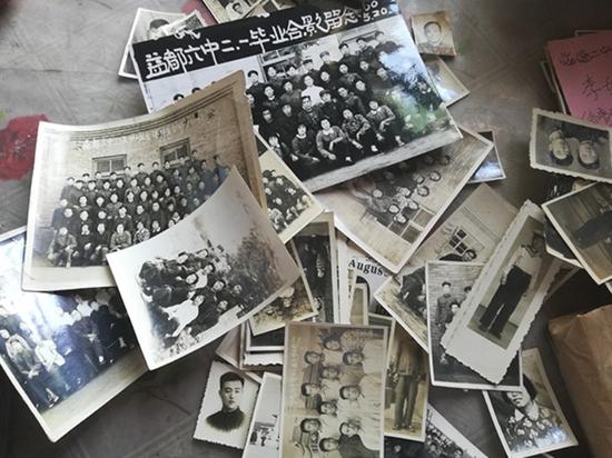 张民信珍藏的老照片。本文图均为 澎湃新闻记者 廖瑾 图