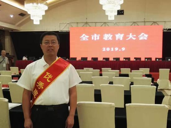 霍州市第一中学高三班主任王景伟