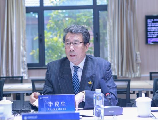 商学院第一届顾问委员会主席、原中央财经大学副校长李俊生教授