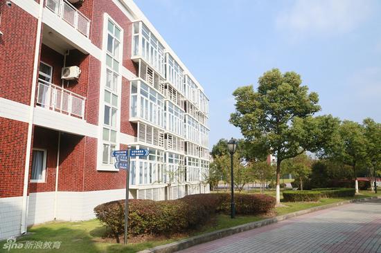 整洁美丽的校园