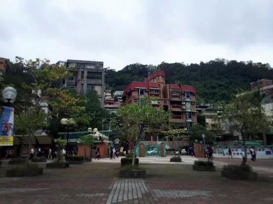 世新大学校园一角。