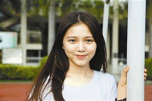 福田中学学生余倩同学成为2015年中国传媒大学表演系全国状元。 福田中学供图