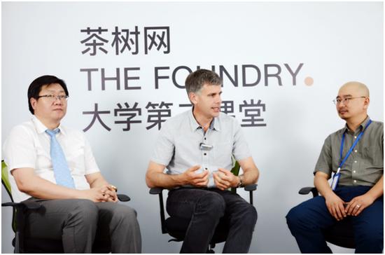 英国视觉软件公司The Foundry主席Bill Collis 博士访问泰尔弗教育集团及茶树网数码艺术学院
