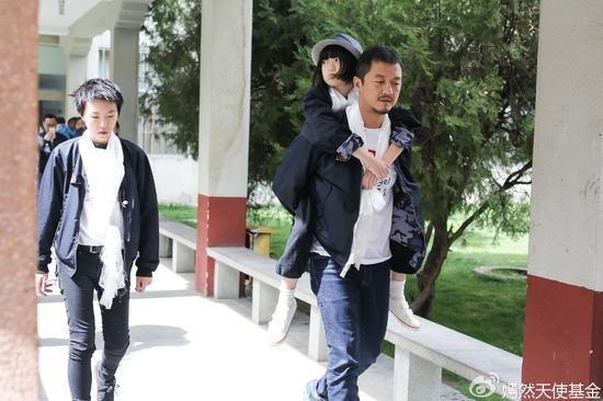 童童与李嫣