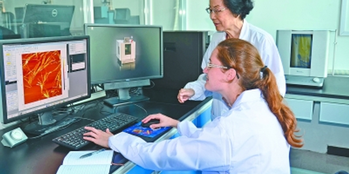 苦追半年终如愿 法国美女博士后拜师武大女院