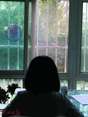 林颖不愿意面对镜头。