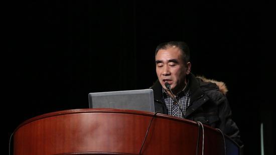 重庆市彭水县双师教学项目主任万建民发言