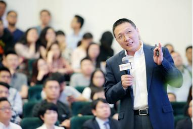 张志学教授 北京大学光华管理学院组织与战略管理系教授、行为科学研究中心主任