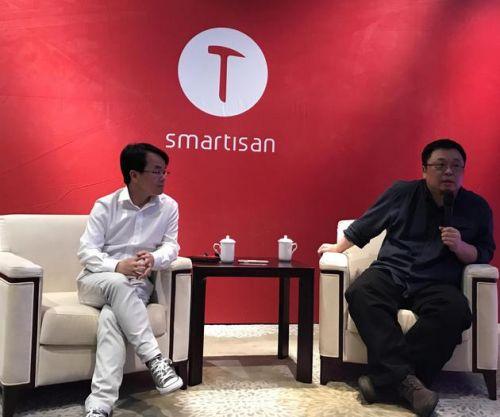 锤子科技CTO吴德周和锤子科技CEO罗永浩会后接受采访