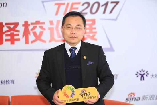 上海枫叶周家祥:融贯中西 培养创新优质人才