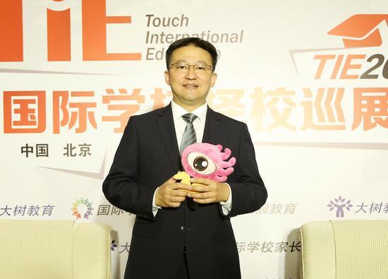 北京市二十一世纪国际学校副校长郭利军