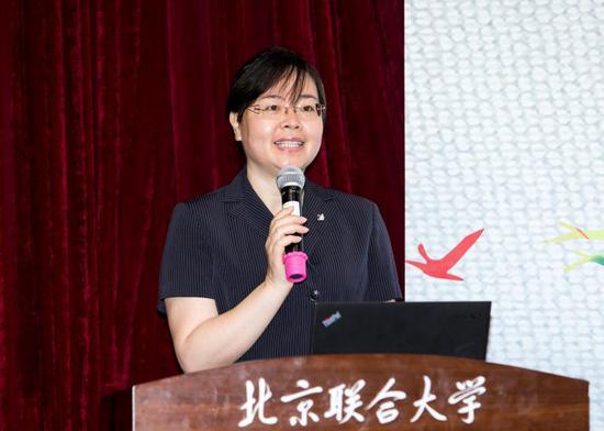 杨宜副校长致开幕词
