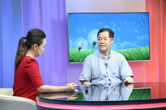 华东师大终身教授、教育部教育信息化技术标准委员会主任 祝智庭接受采访
