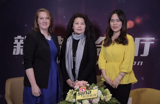 美国方案教学专家 Erin Carey(左一) 首席教研长高文清(中间)