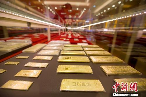 资料图:金条 中新社记者 张云 摄