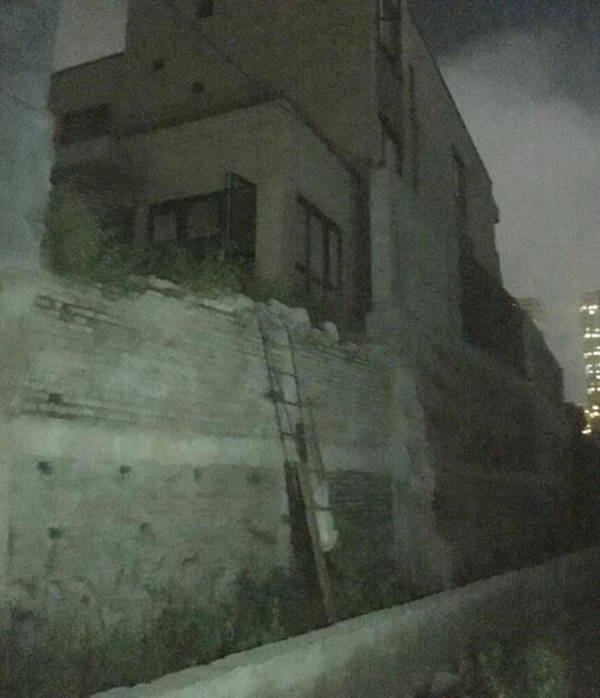 只能通过梯子进入幼儿园