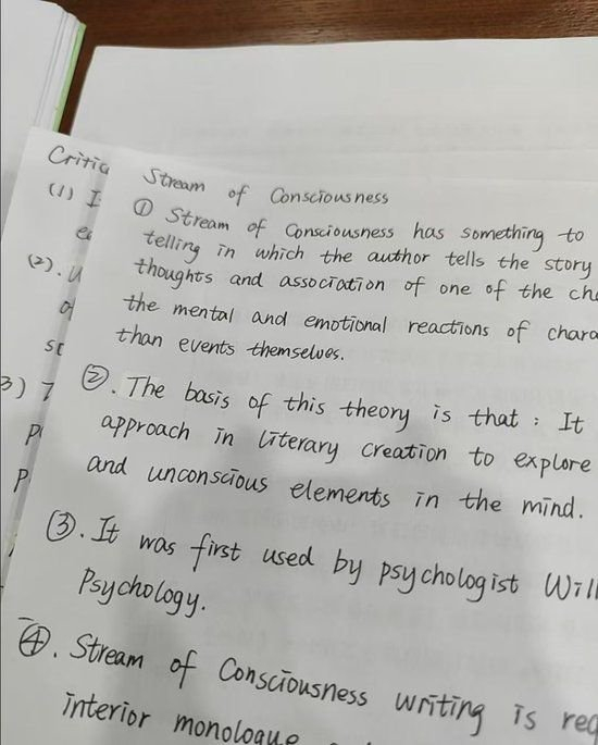 在8月和9月,张希希为了加强记忆手抄的材料。