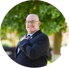新府学初小部外方副校长 Gary Dimitratos