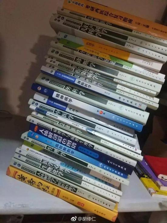 (你以为只有这么一点书吗?)
