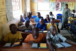 莫桑比克30余万学生因“伊代”灾害影响无法复课