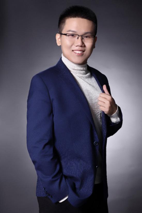 面霸老师工作照