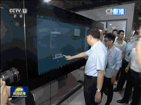 李克强总理体验NB物理虚拟实验