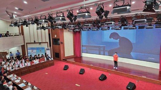 5月30日,李涵在最高人民检察院开放日活动上分享帮教故事。 新京报记者 行海洋 摄