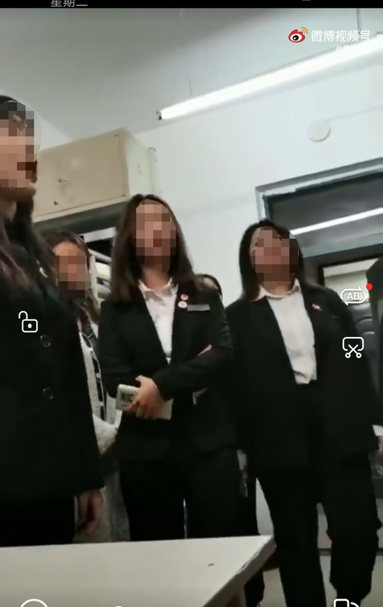 网传视频截图