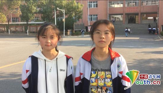 图为自觉补卡的同学。中国青年网通讯员 朱力群 摄
