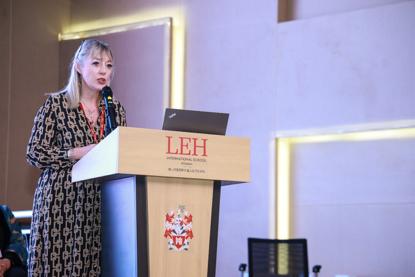 佛山市霍利斯外籍人员子女学校校长 Jane Arden女士