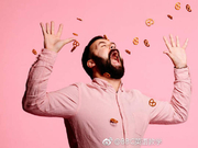 BBC今日短语：“狼吞虎咽”用英语怎么说？