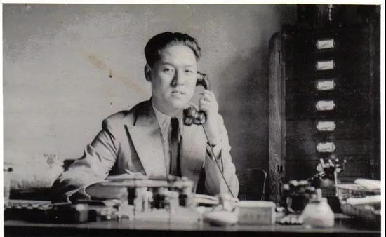 1939年顾乾麟先生在怡和打包厂一人身兼数职