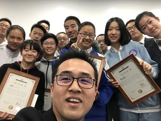 唐沐老师带大家玩起了自拍