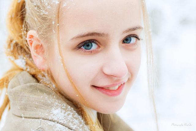 金发碧眼俄罗斯美女冰雪写真