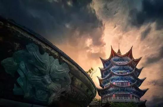 《彝塔风云》 摄于云南楚雄