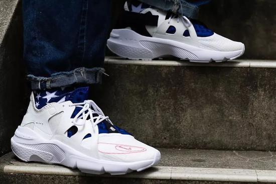 image:sneakerbardetroit