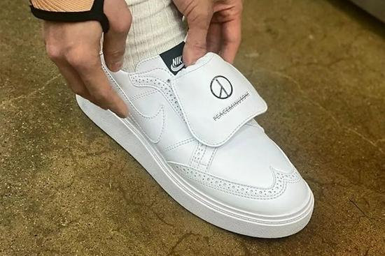PEACEMINUSONE x Nike Kwondo 1