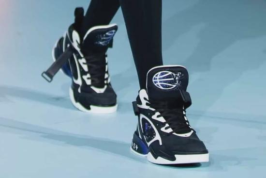 Louis Vuitton Trainer 2