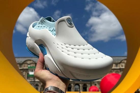 Louis Vuitton Foam Runner
