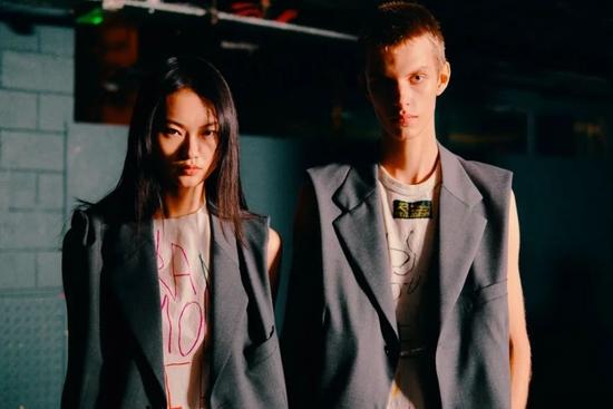Raf Simons x Philippe Vandenberg / Via VOGUE