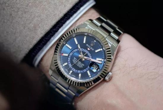 图:劳力士 SKY-DWELLER 推荐指数:7分